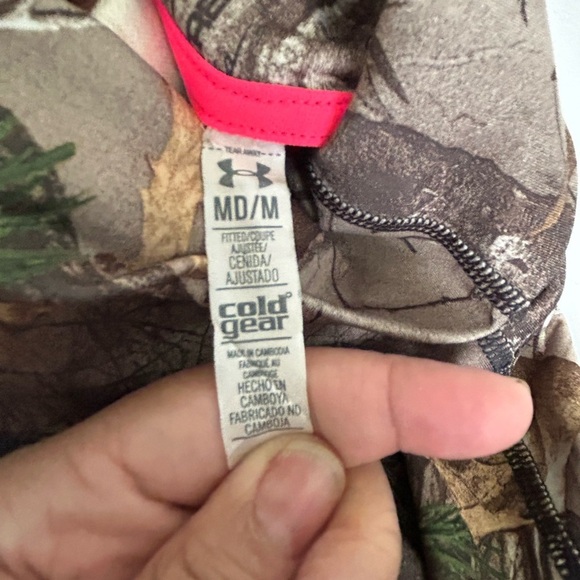Under Armour Womens Top M Brown Camouflage Long Sleeve Heatgear Gaiter Neck - Picture 7 of 7